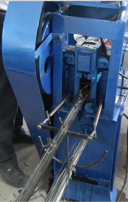 Automatic Wire Straightening Machine